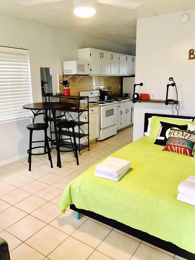 Petrina Studios Apartments By Sb Rental Properties Pompano Beach Eksteriør bilde